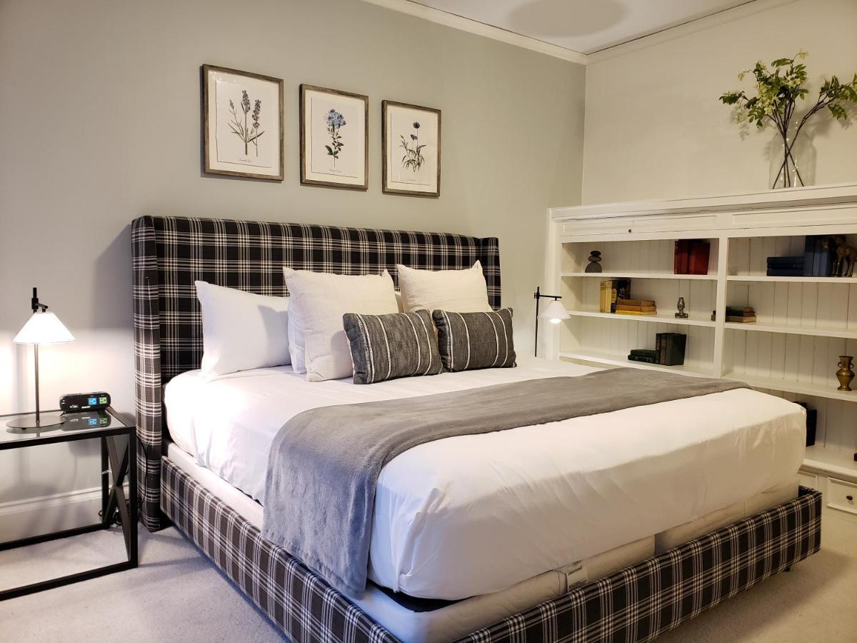 King Room Detached Private Bathroom