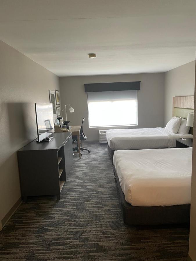 Queen Room Two Queen Beds Non-Smoking