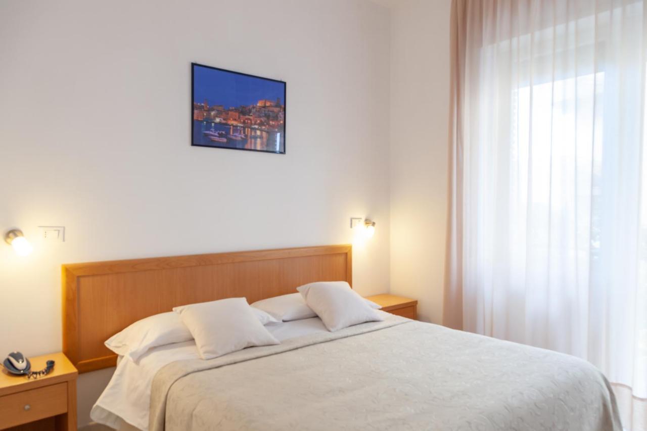 Double Basic Room