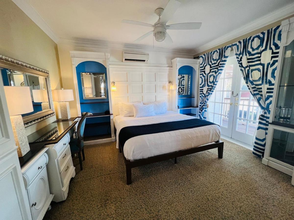 Grand River View Suite