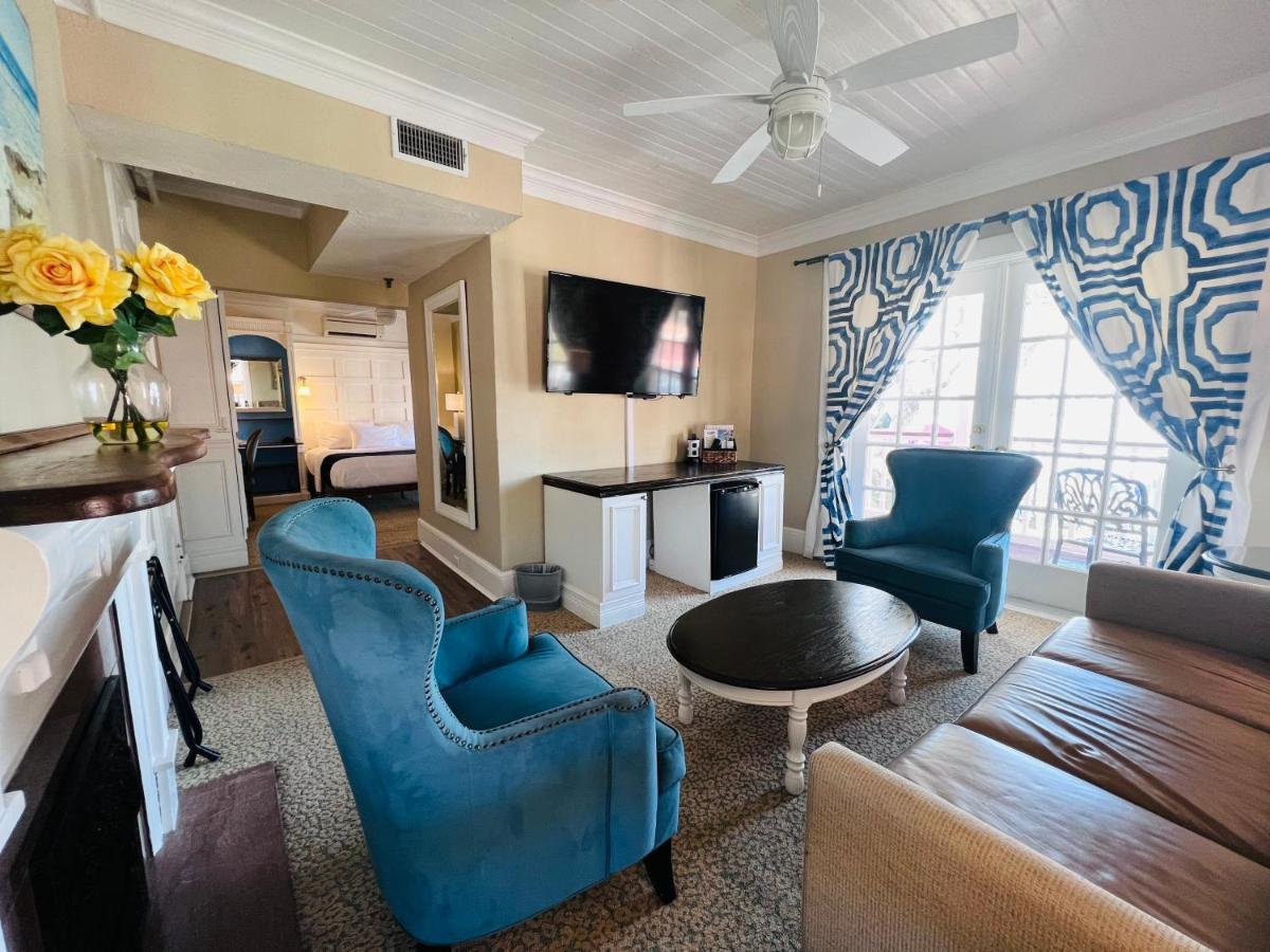 Grand River View Suite
