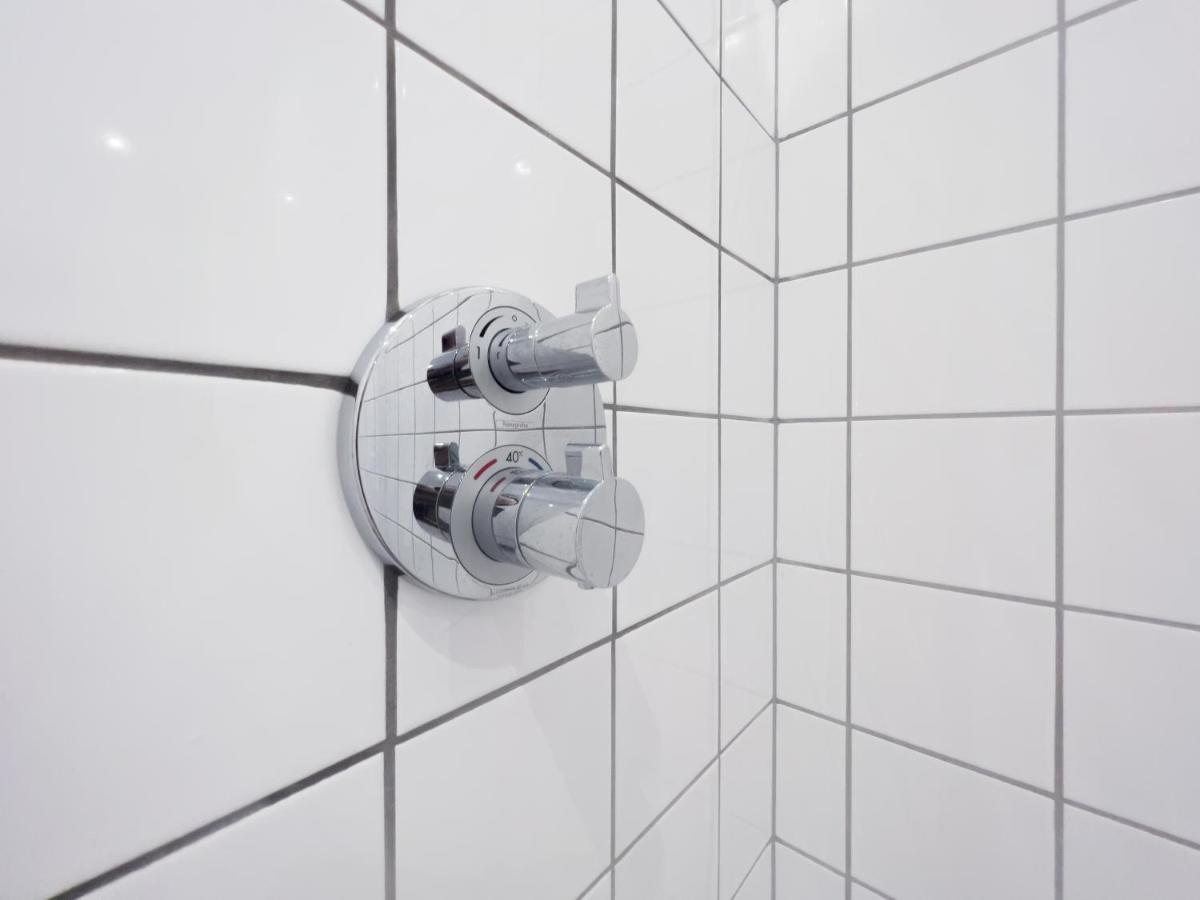 Tweepersoonskamer met Gedeelde Badkamer