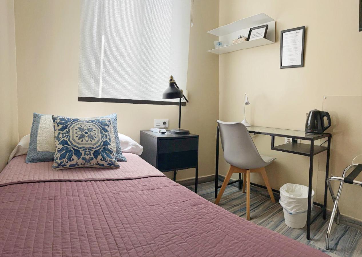 Single Room Private Bathroom