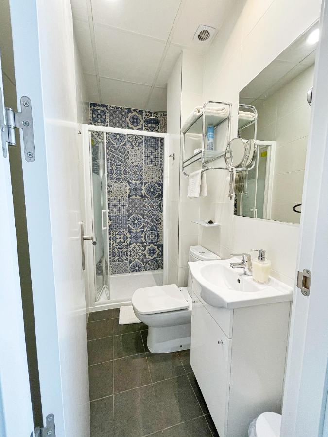 Single Room Private Bathroom