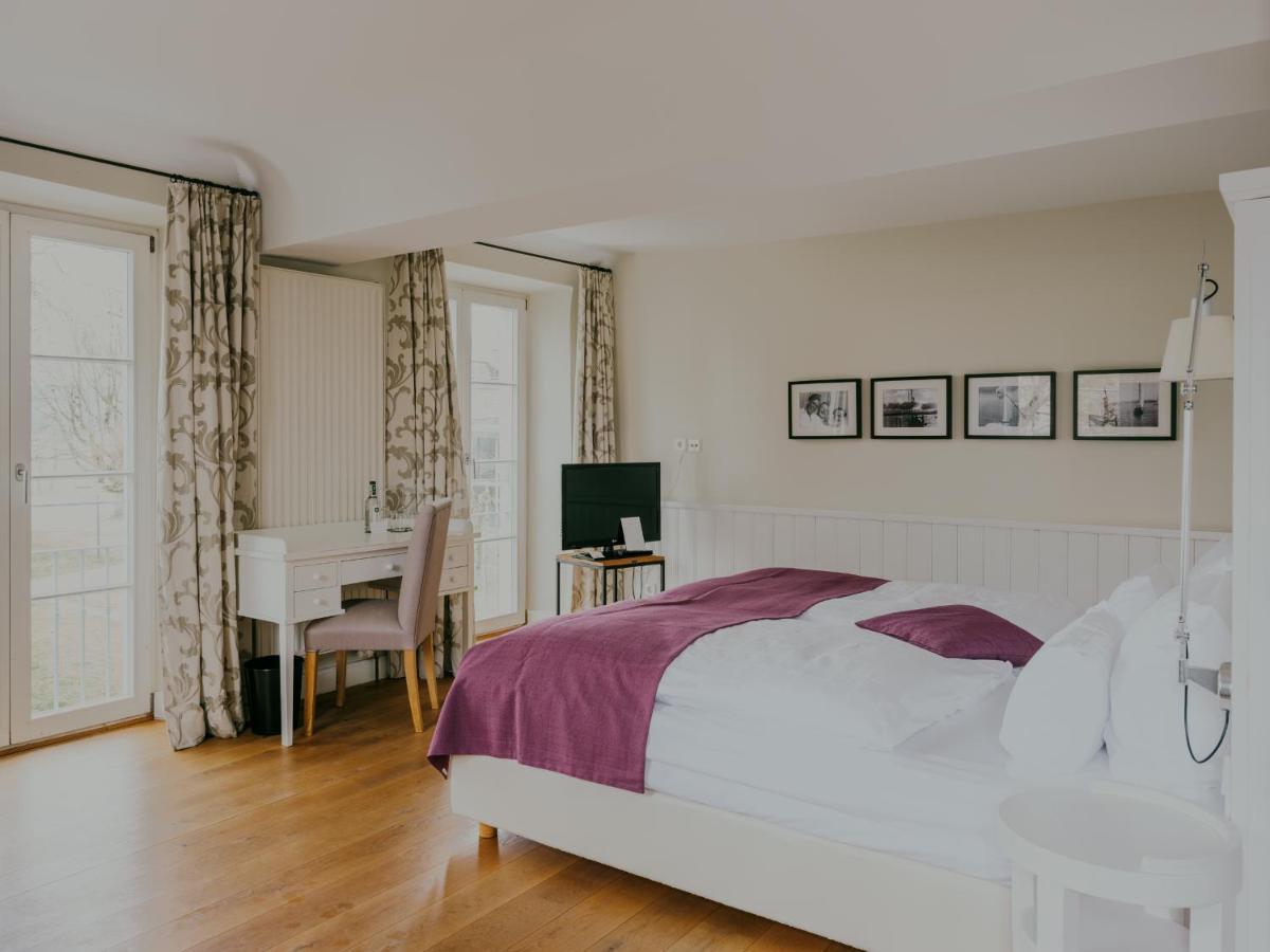 Superior Double Room Lake Side