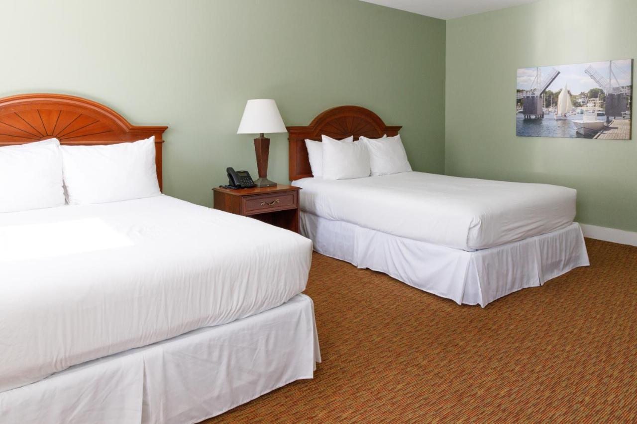 Queen Standard 2 Queen Beds Compass Rose Building