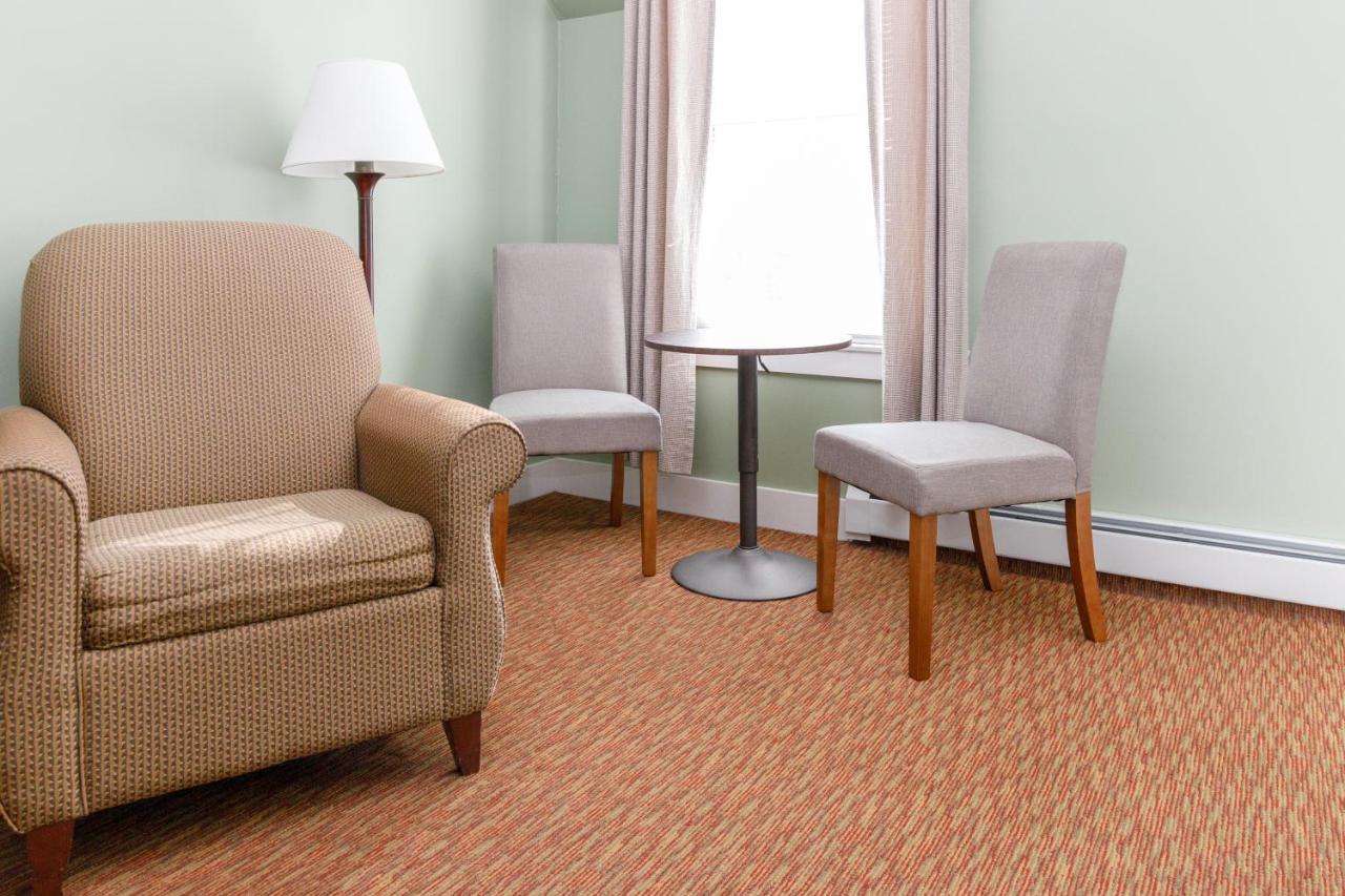 Queen Standard 2 Queen Beds Compass Rose Building