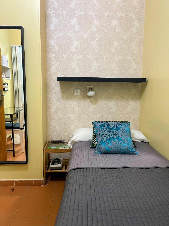 Single Room Private Bathroom