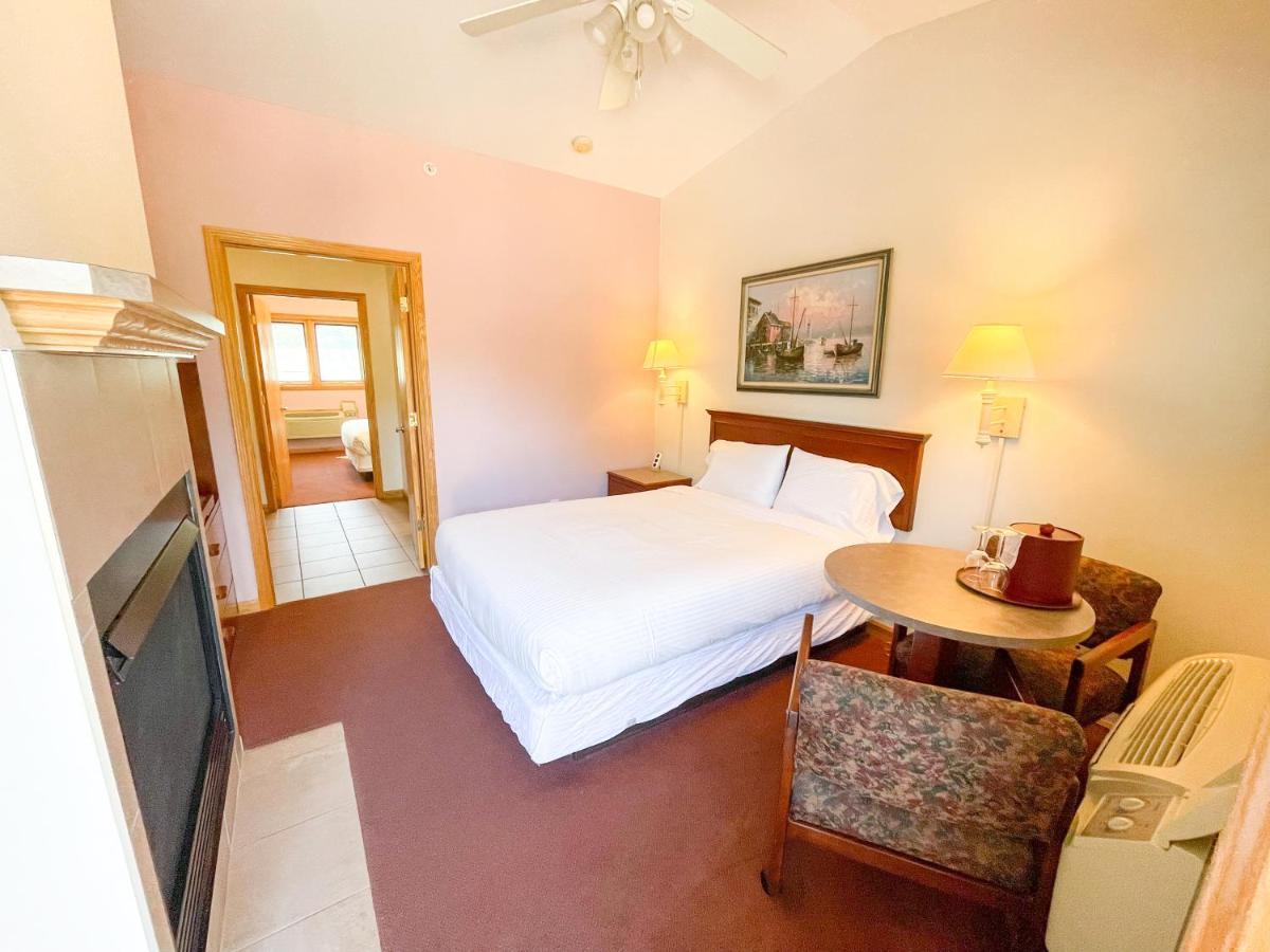 Two-Bedroom Suite