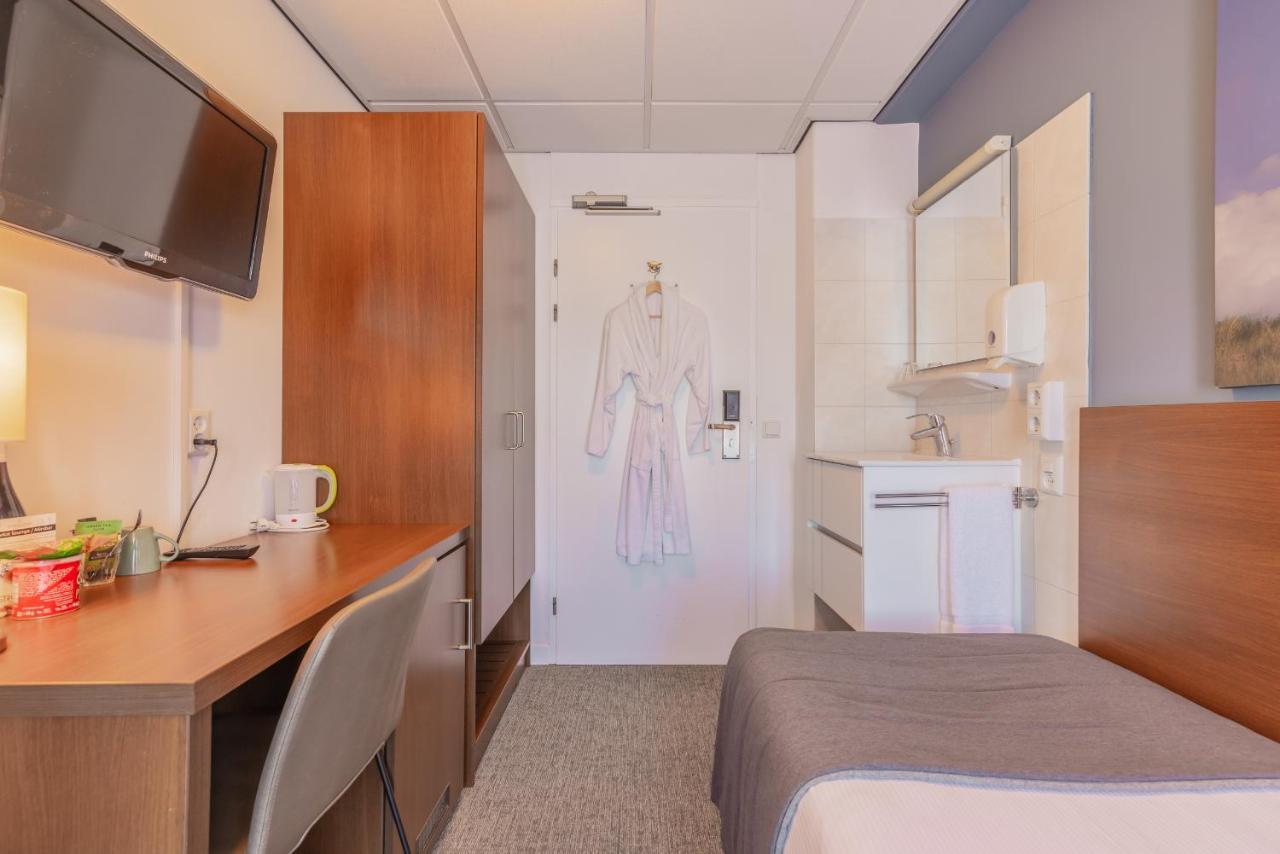 Single Room Private External Bathroom