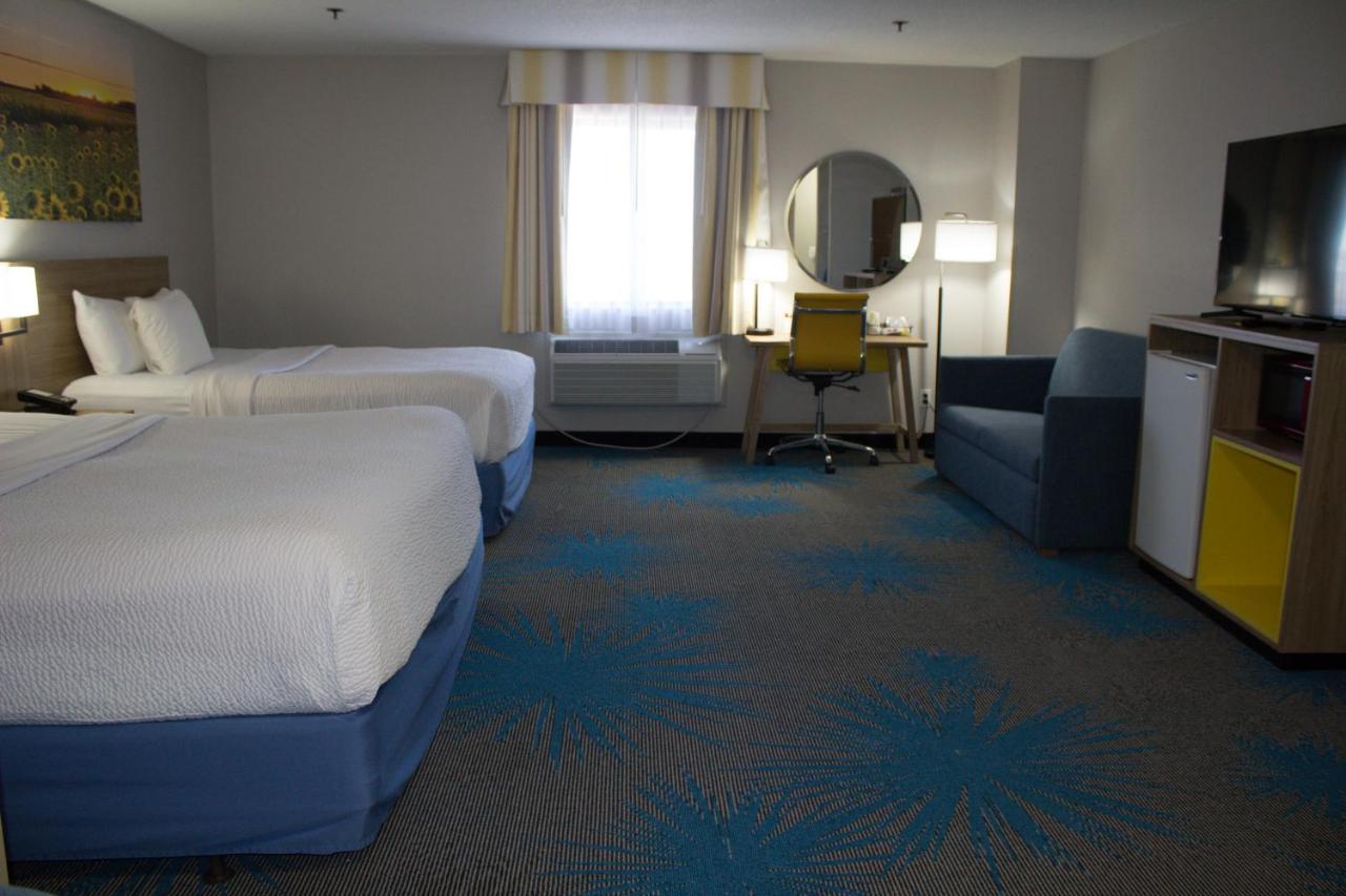 Deluxe King Suite