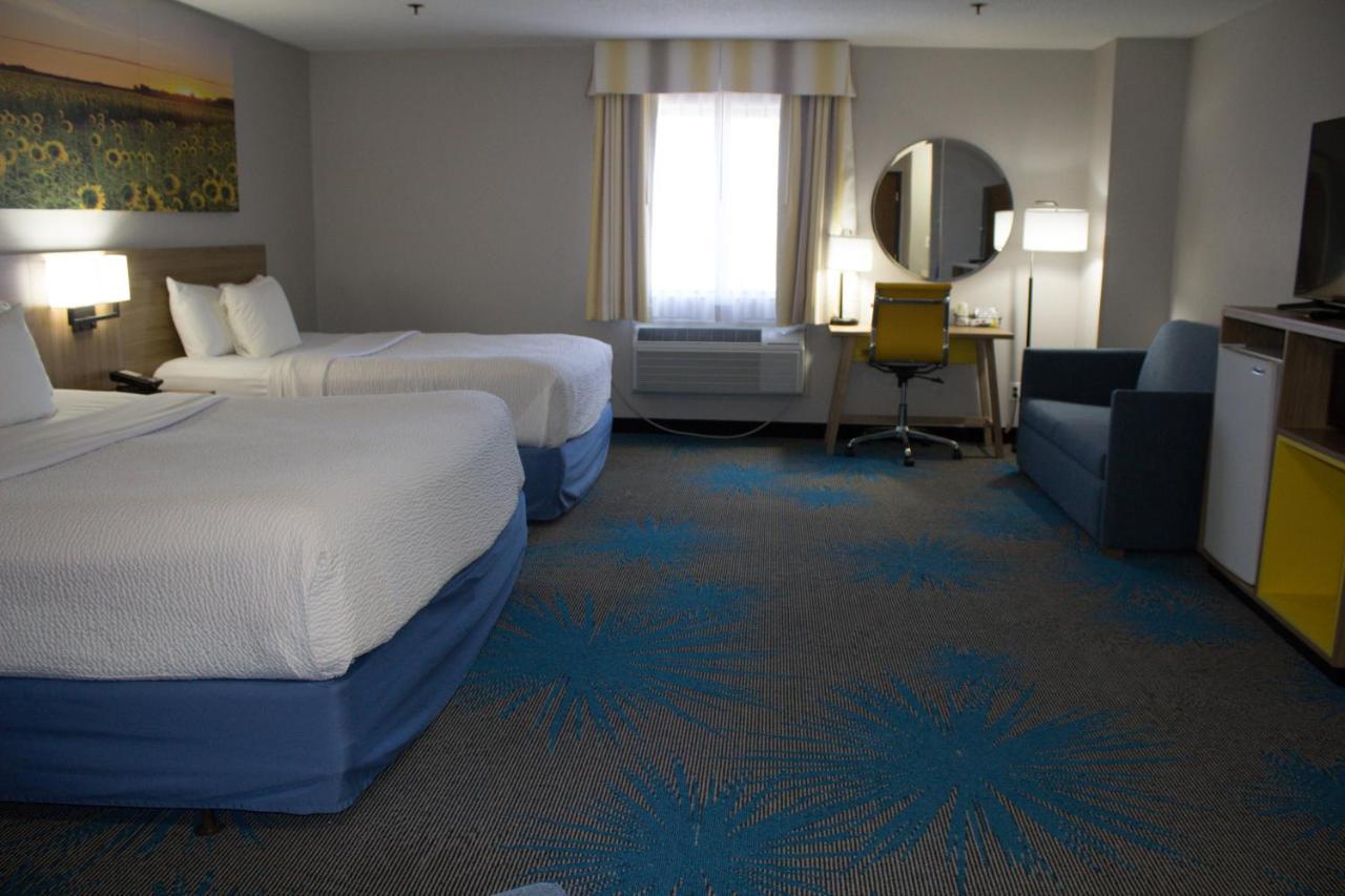 Deluxe King Suite