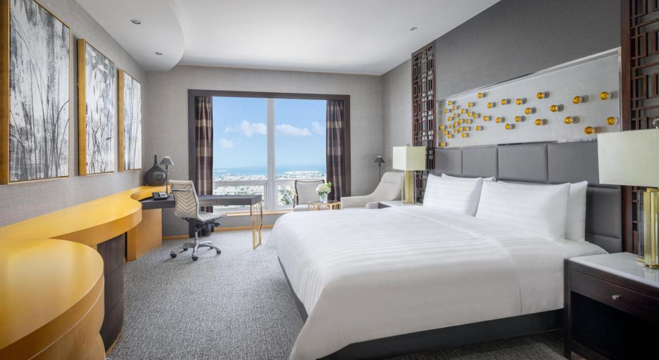 Horizon King Club Room Lounge Access Including Afternoon Tea All Soft Beverages Evening Sundowners & Canapes
