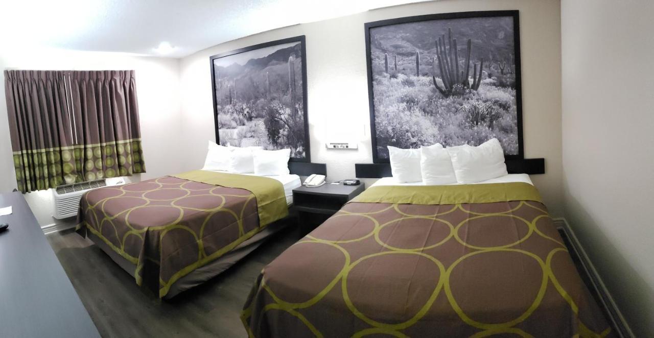 2 Queen Beds Deluxe Non-Smoking
