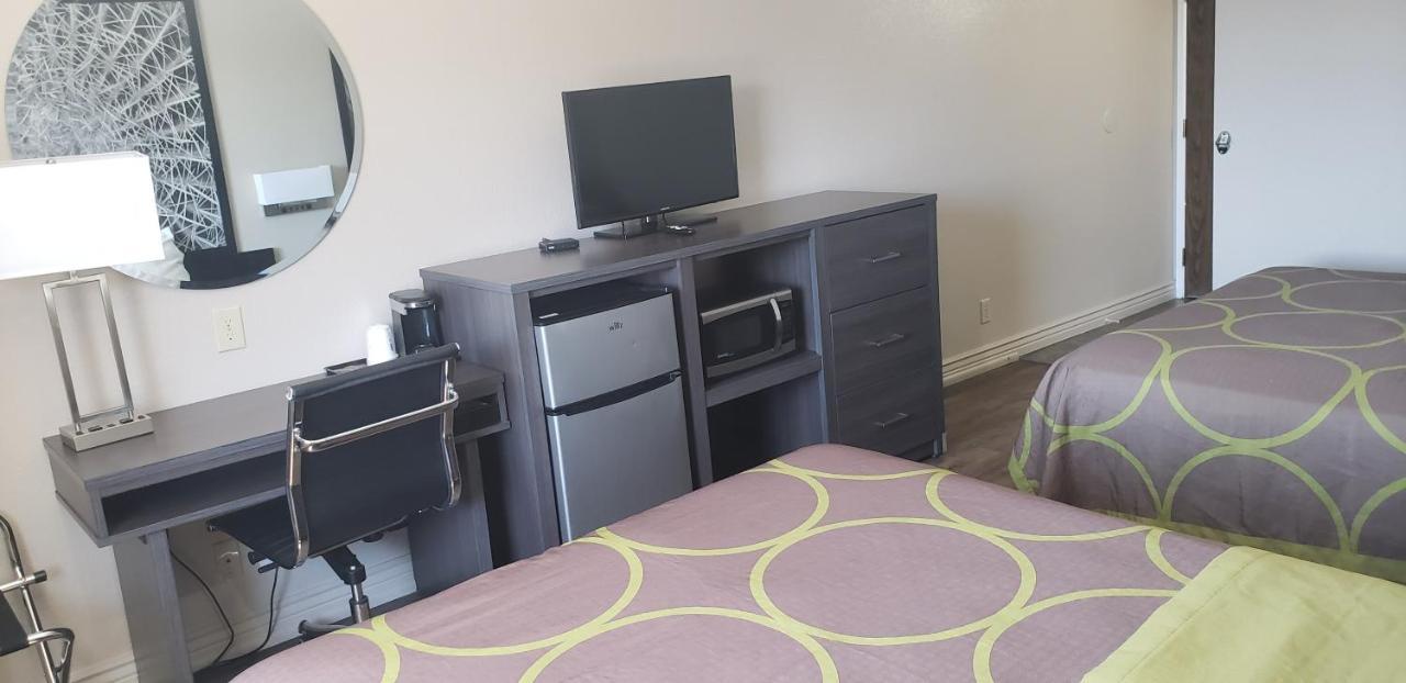2 Queen Beds Deluxe Non-Smoking