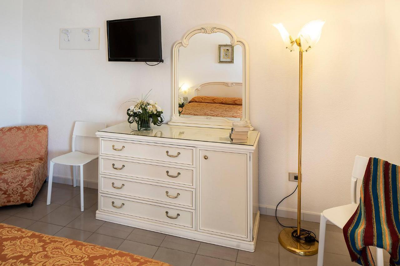 Double or Twin Room Sea View