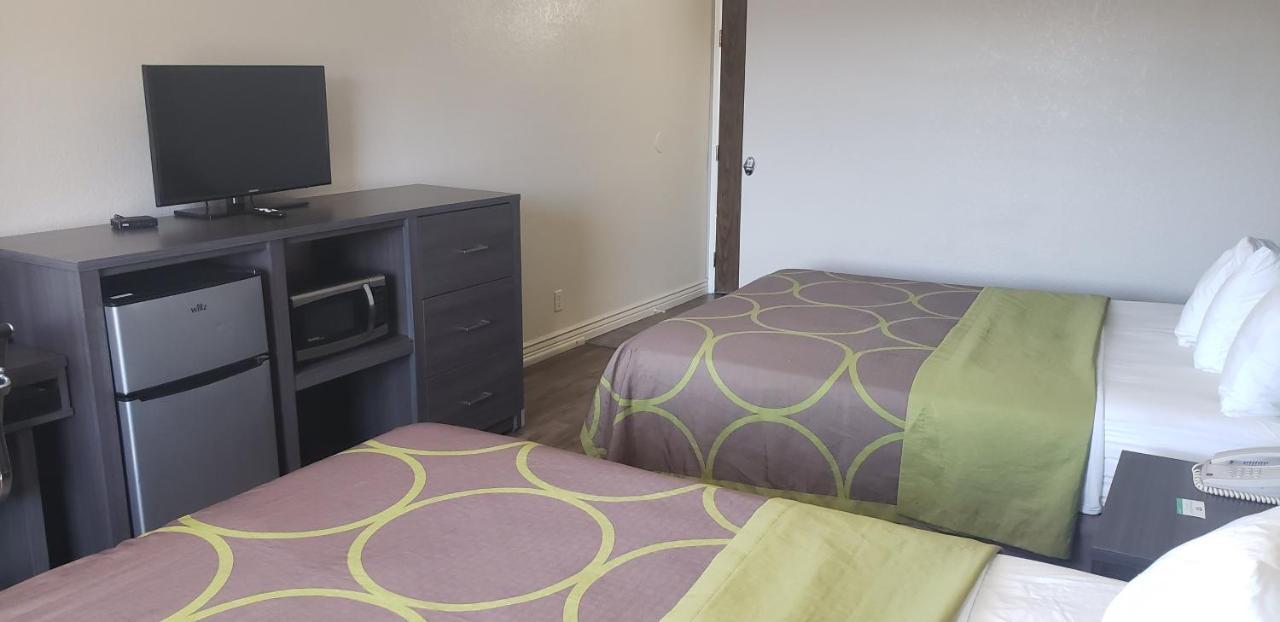2 Queen Beds Deluxe Non-Smoking