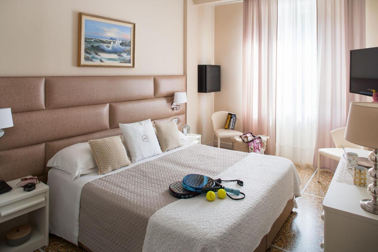 Standard Double or Twin Room,1199654536:JPEG