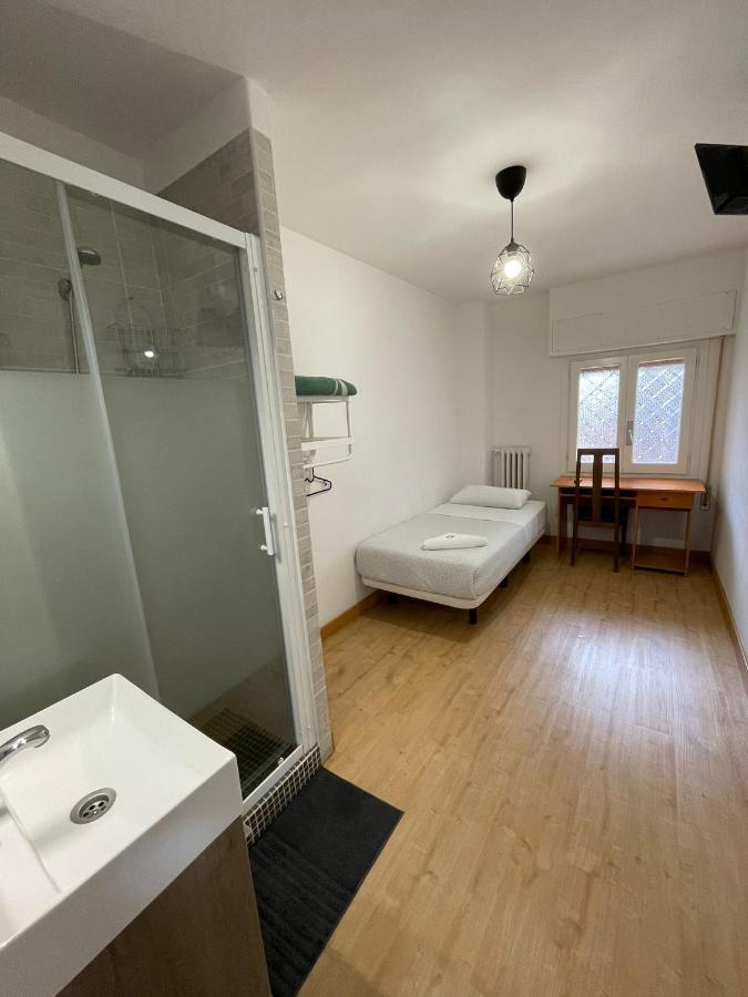 Chambre Simple avec Salle de Bains Commune