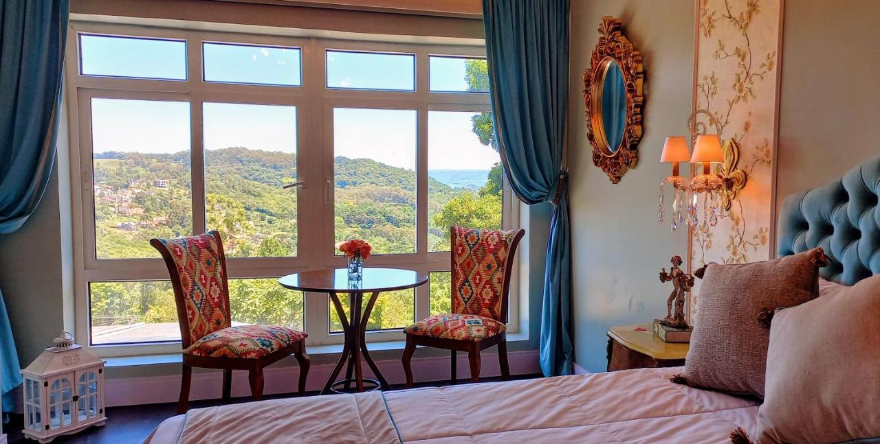 Junior Suite Mountain View