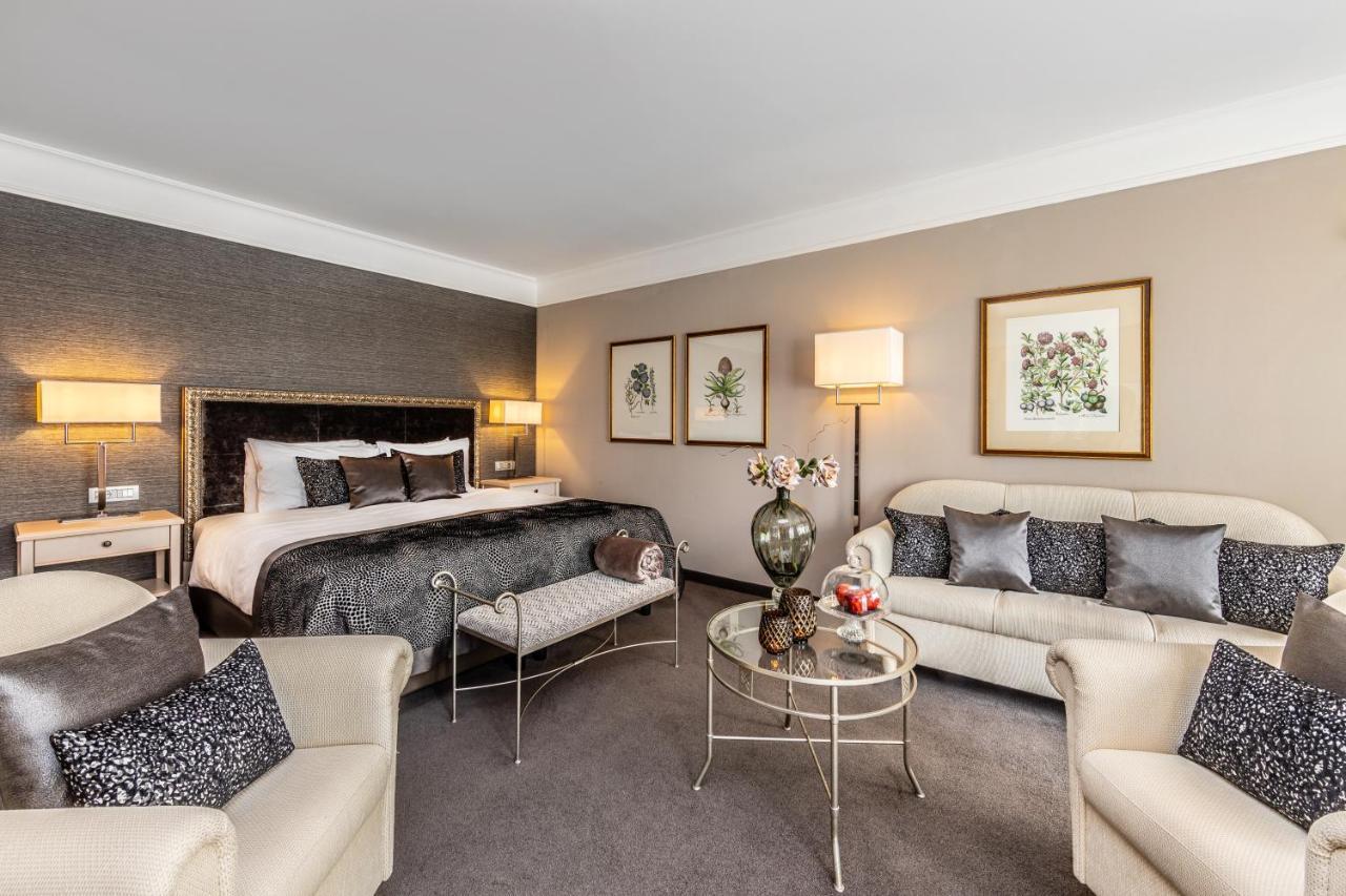 Deluxe Double Room Balcony Mountain View