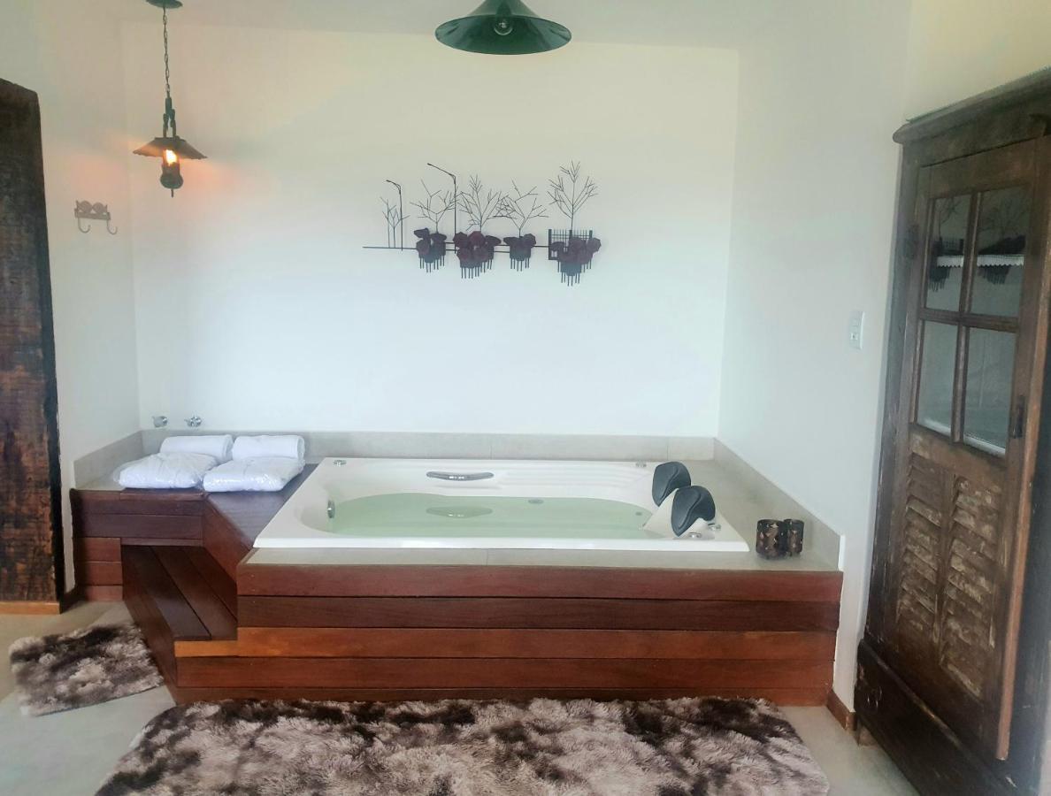 Deluxe Suite Spa Bath