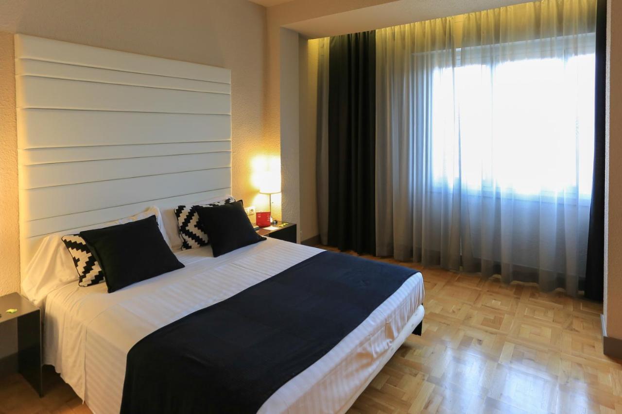 Standard Queen Room,693083517:JPEG