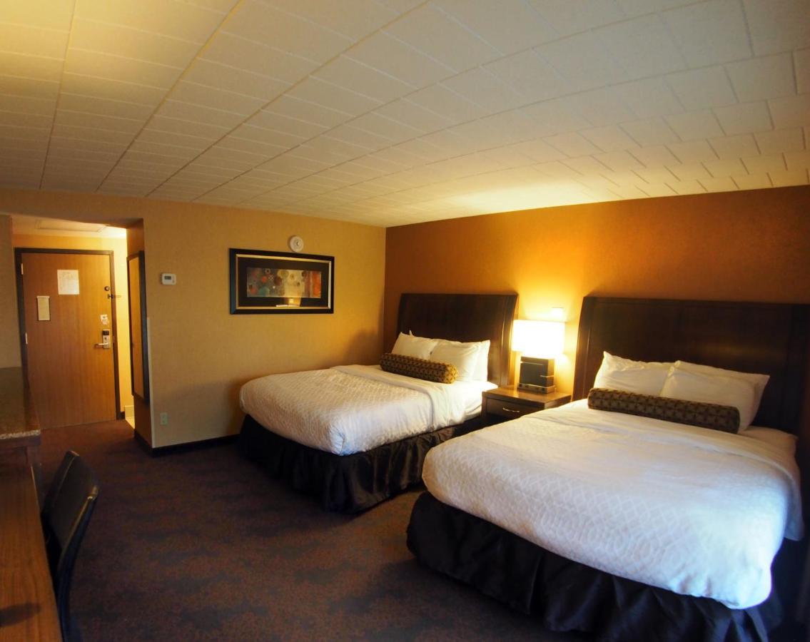 Queen Room with Two Queen Beds with Balcony