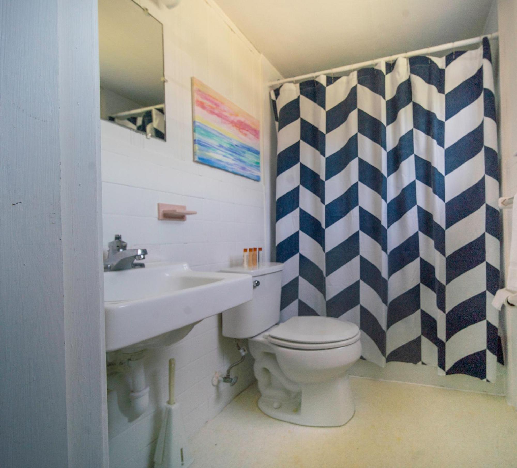 Vintage Decor 2 Queen Bed Ocean View,1414714077:JPEG