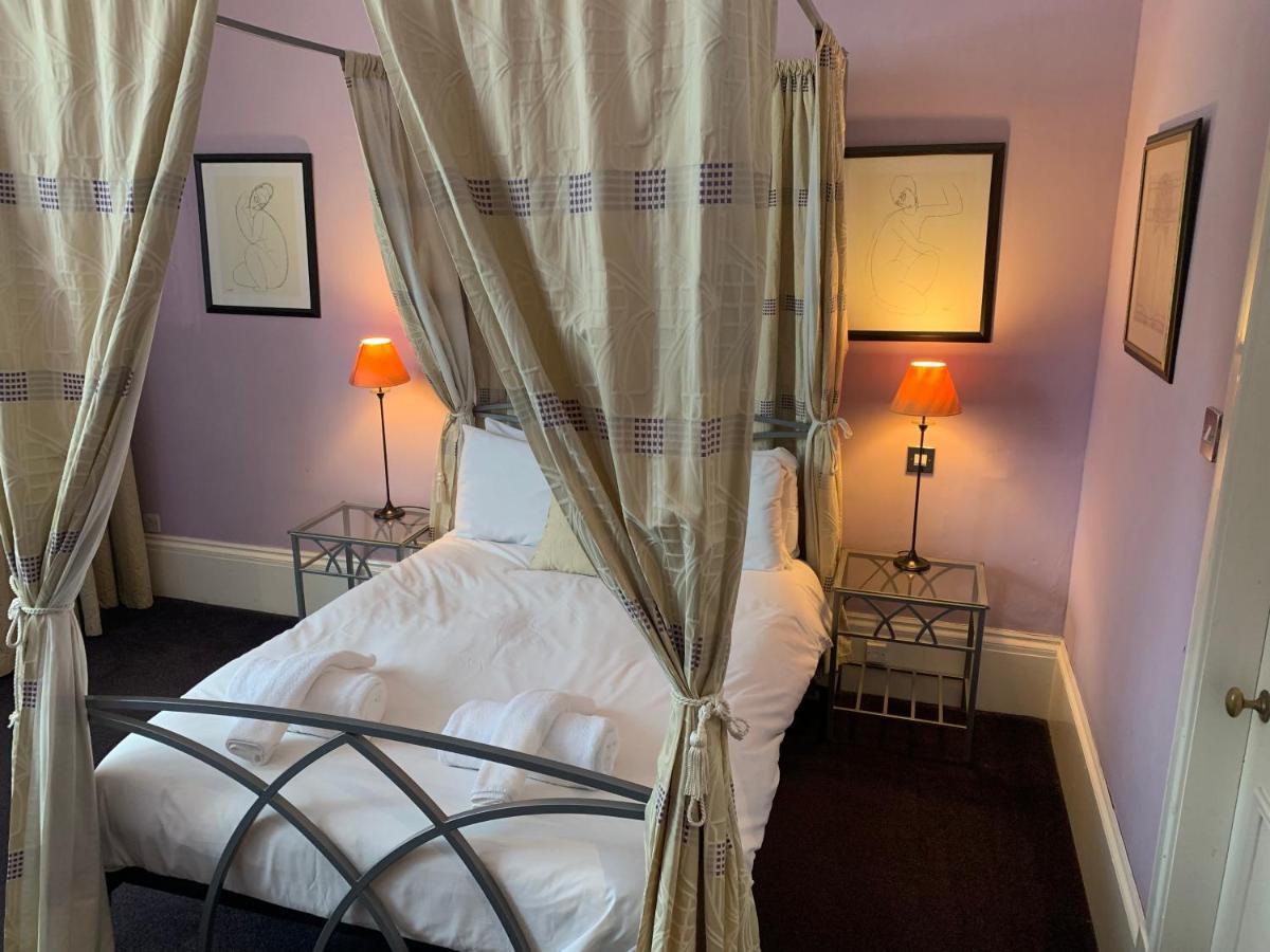 Four Poster Bedroom