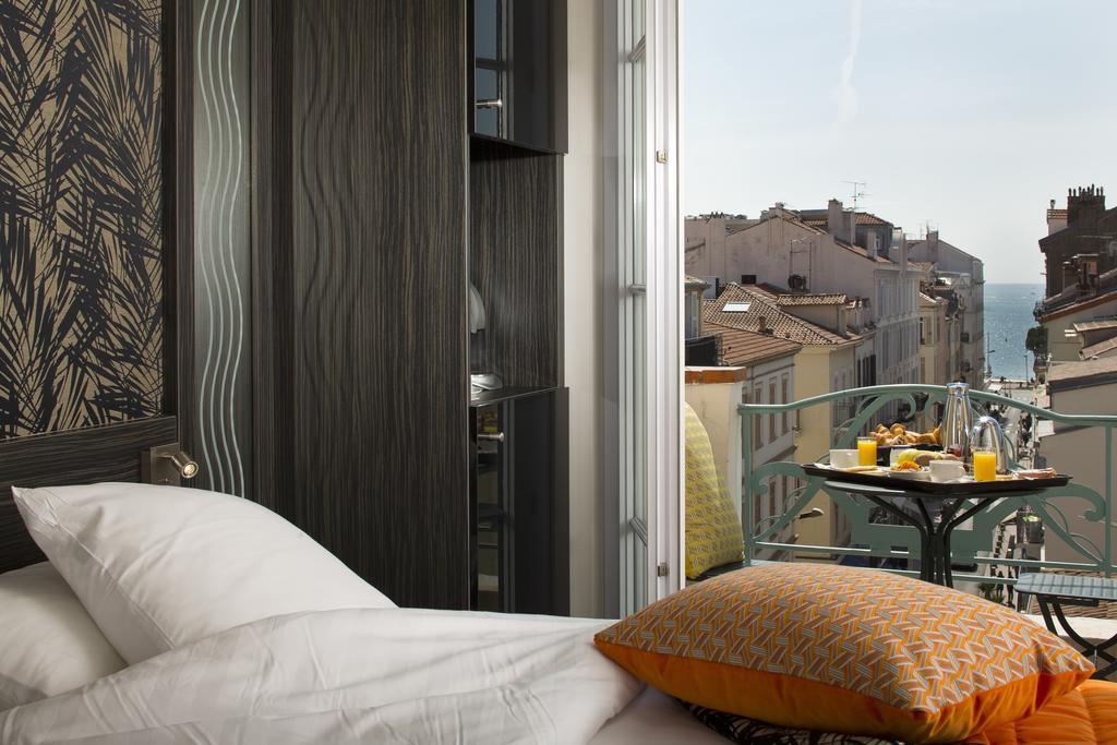 Deluxe Double Room with Balcony,120233667:JPEG