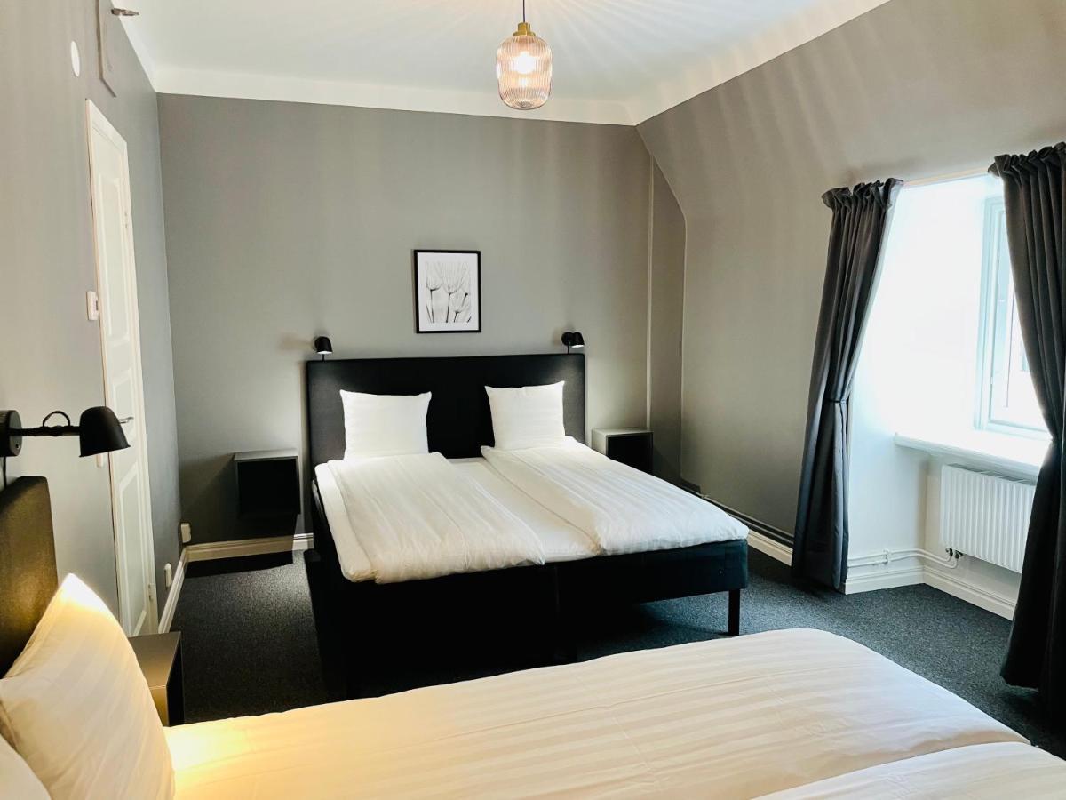 Family Room,1202320882:JPEG