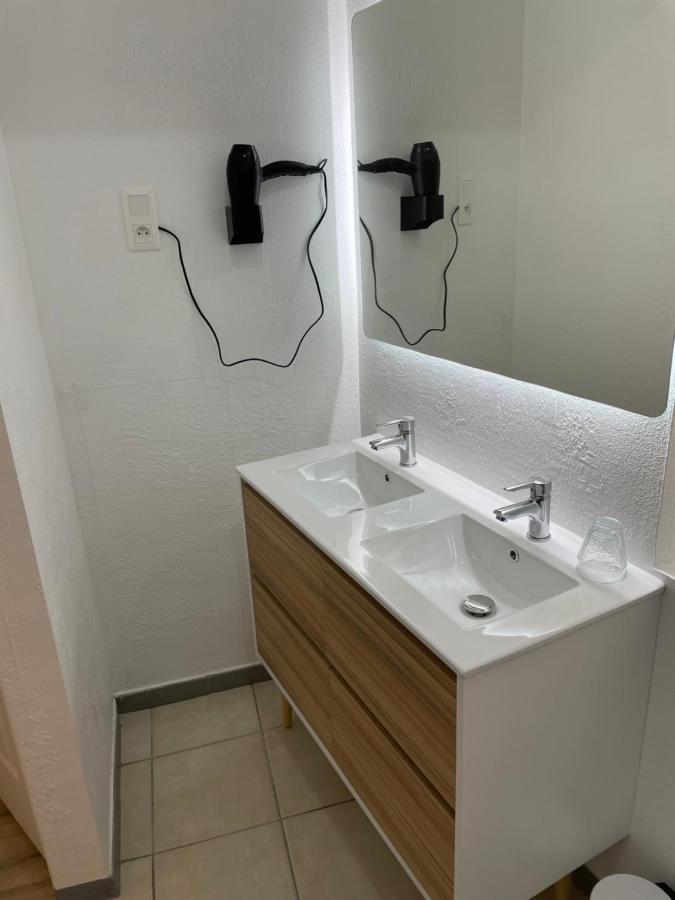 Double Room,1261855504:JPEG