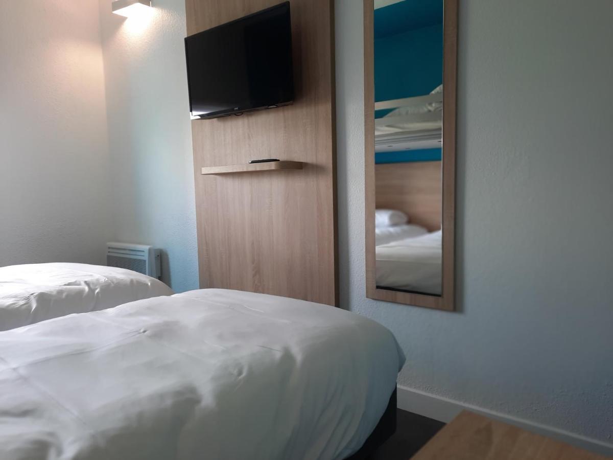 3 Single Beds