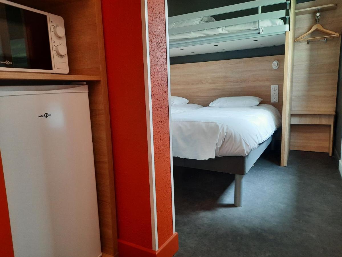 3 Single Beds