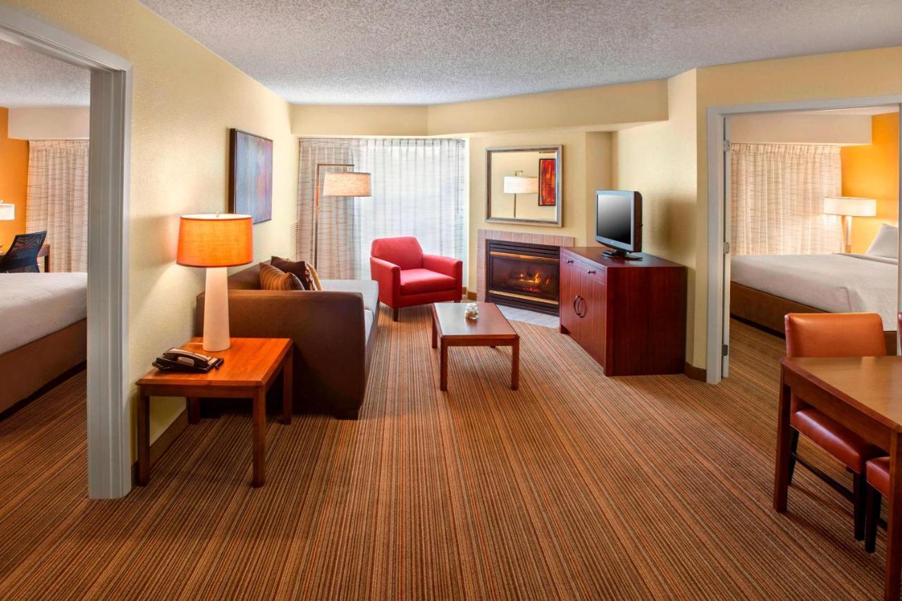 Two Bedroom Suite Queen Each Mobility Accessible
