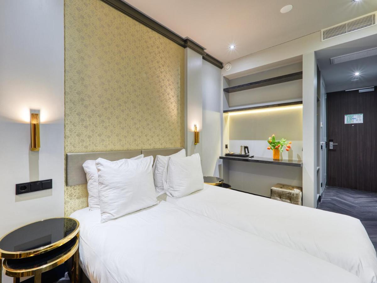 Twin Room Lake View