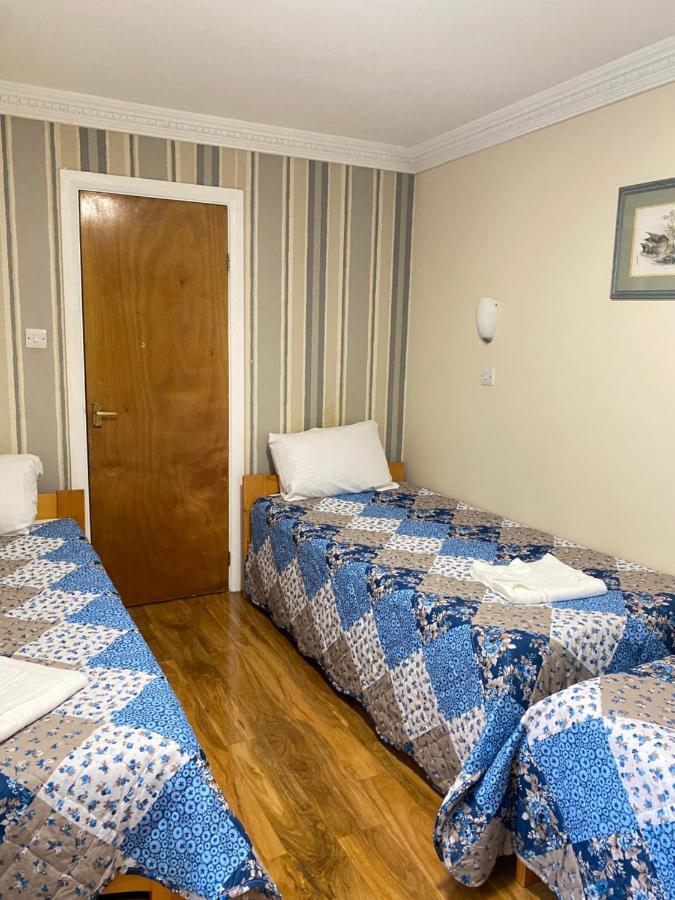 Quarto Triplo Básico