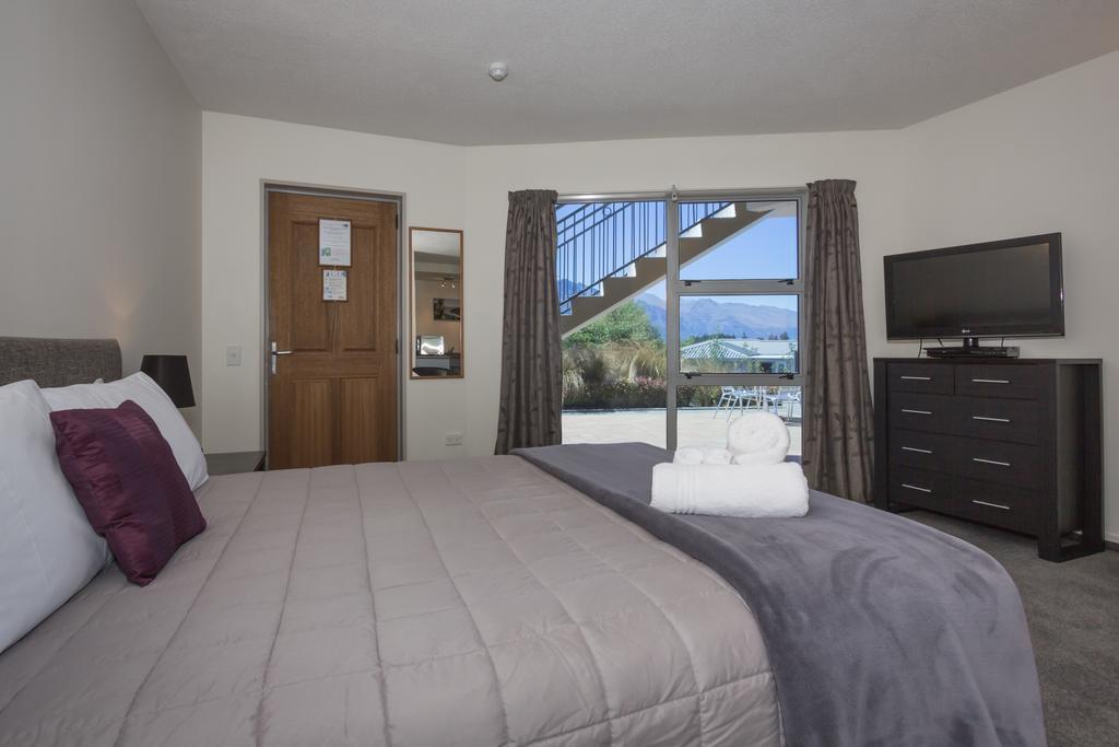 Small Studio Lake View