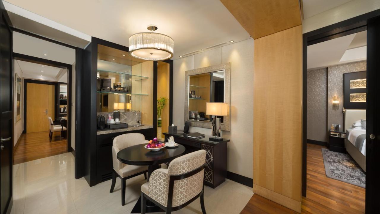 Corner Suite Access to Snow Park Ski Dubai 2 Lounge Access including Afternoon Tea Evening Cocktail Hours Soft Refreshments & Canapes,1435826956:JPEG