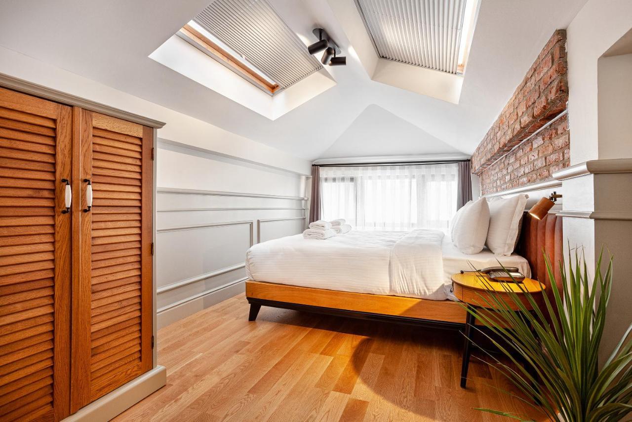 Attic Balcony