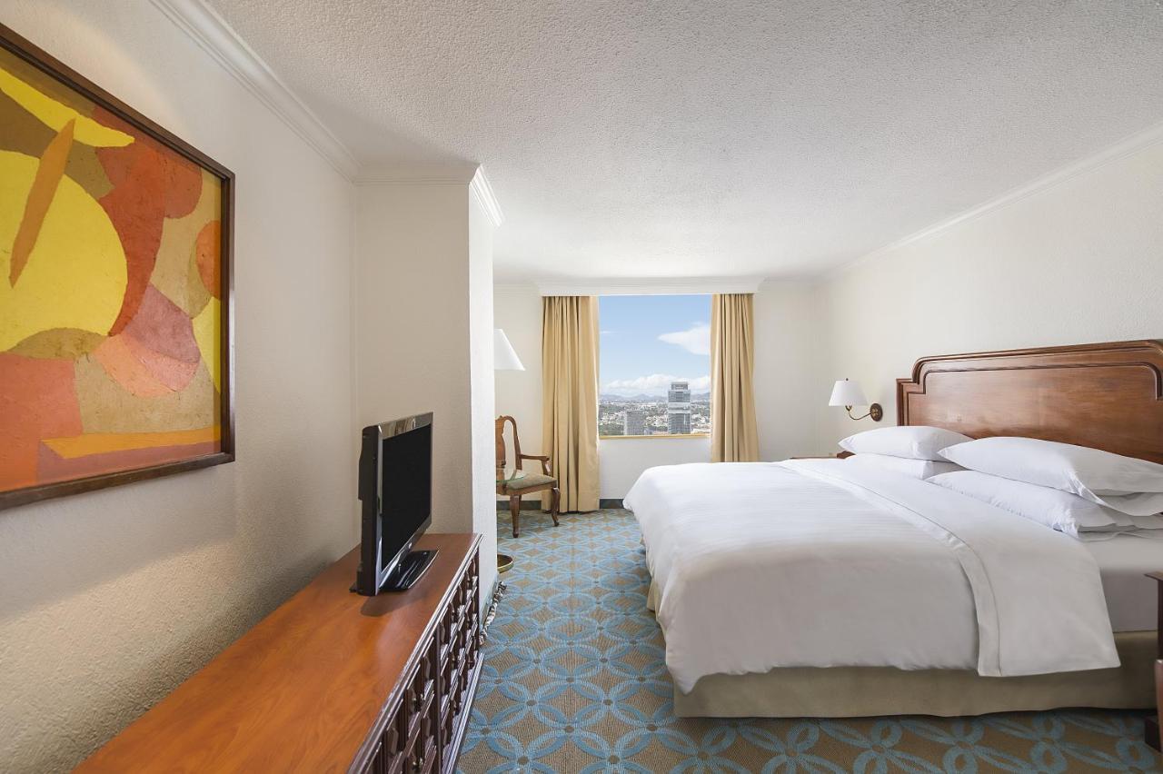 Master Suite, 1 King,1206200884:JPEG