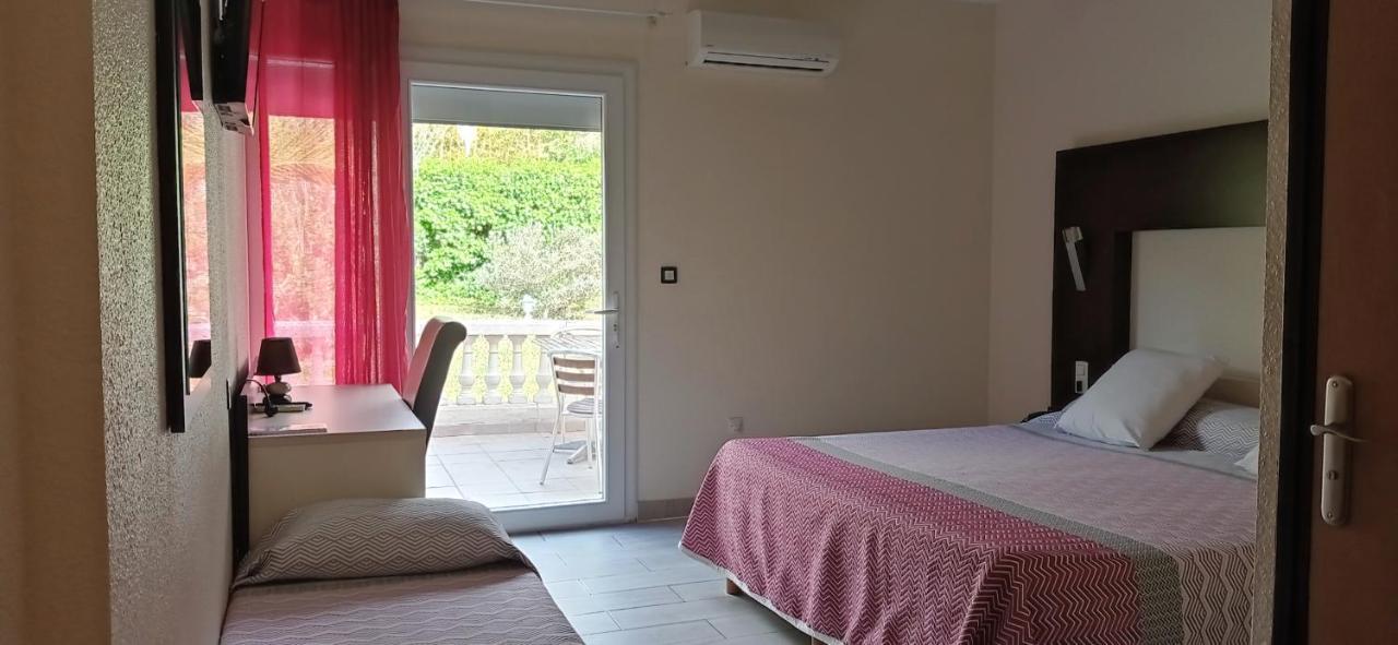 Triple Room Terrace heated swimming pool