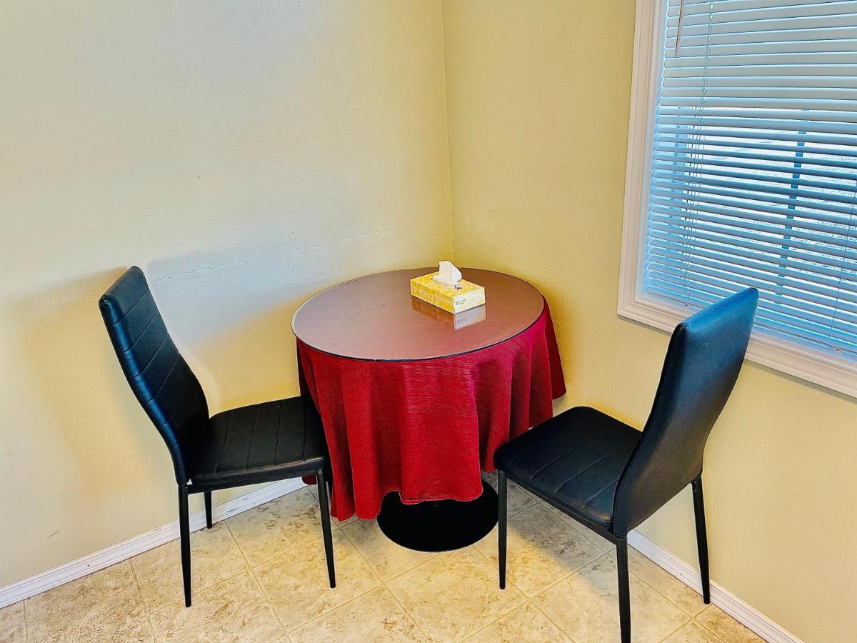Deluxe Kitchen Room