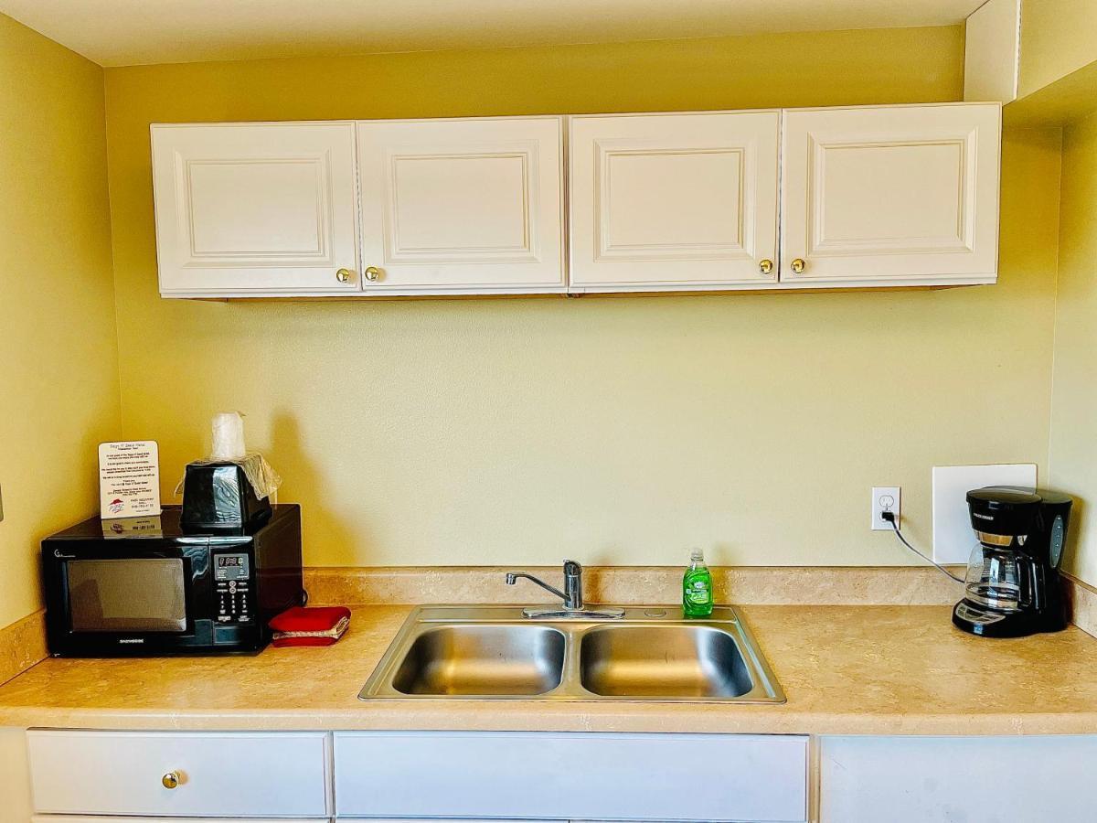 Deluxe Kitchen Room