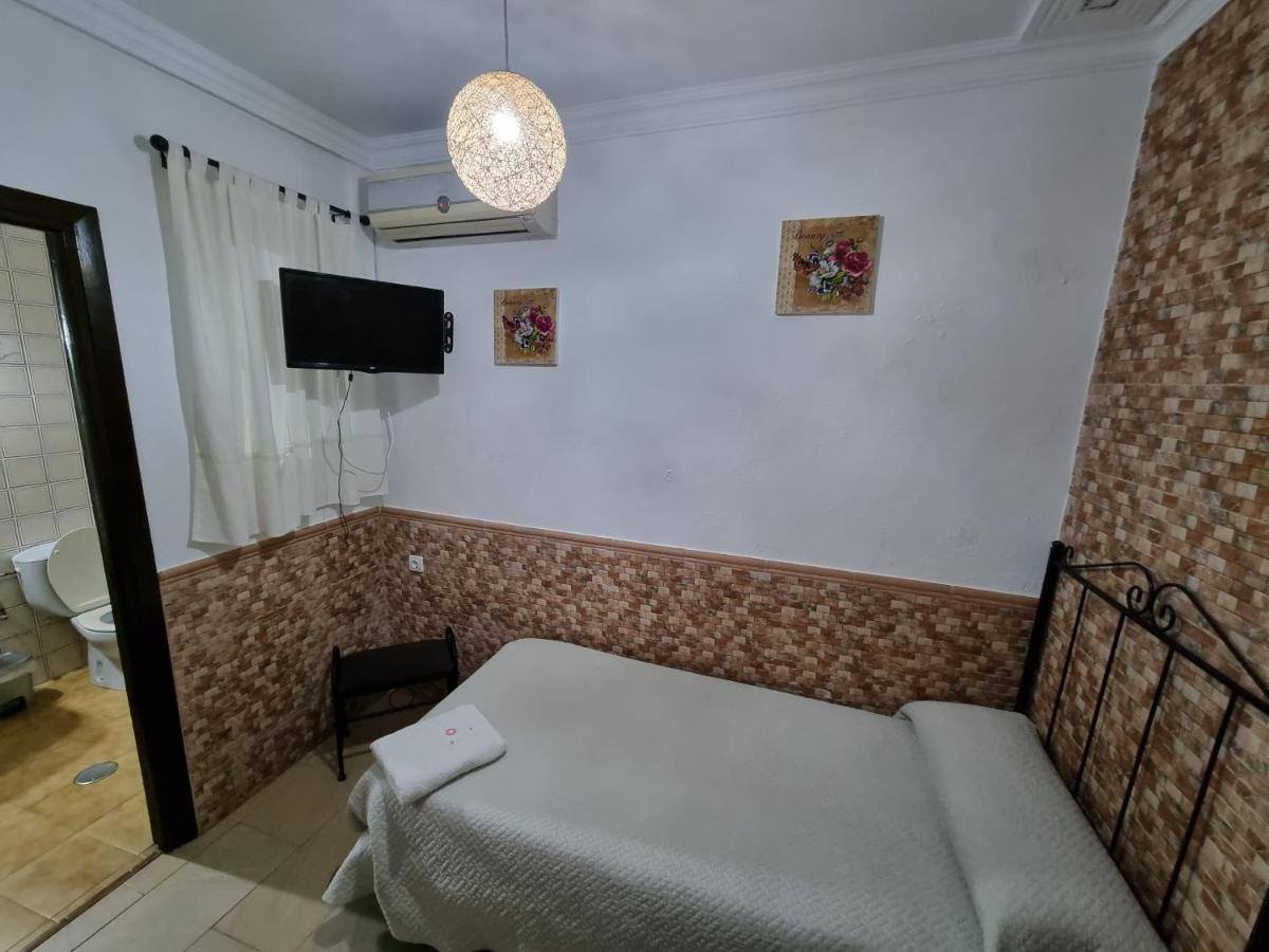 Single Room Private Bathroom