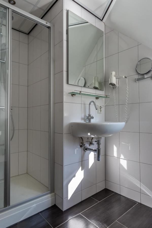 Standard Double Room Rain Shower