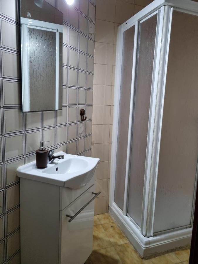 Single Room Private Bathroom