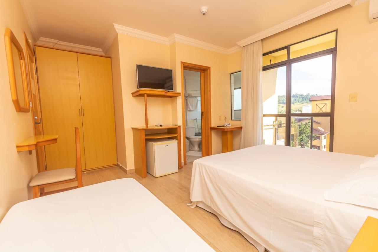 Deluxe Room Bath