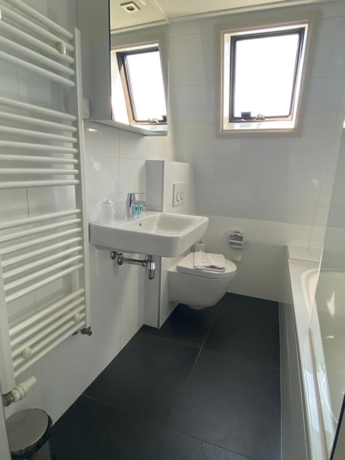 Deluxe Double Room Bath